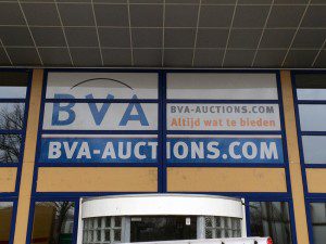 BVA-Auctions_Raambelettering-onewayvision-2