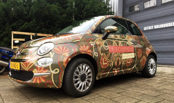 LaBoustique custom carwrap