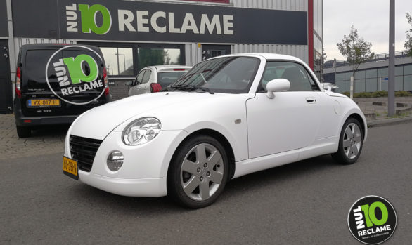 MissPublicity carwrap Daihatsu Copen (matwit)