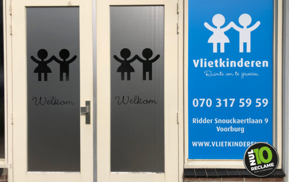 The Dare Company raambelettering etsfolie Vlietkinderen