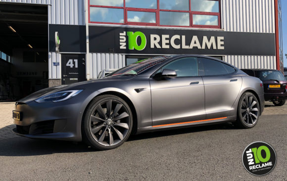 Carwrap Tesla Model S (matt metallic grey)