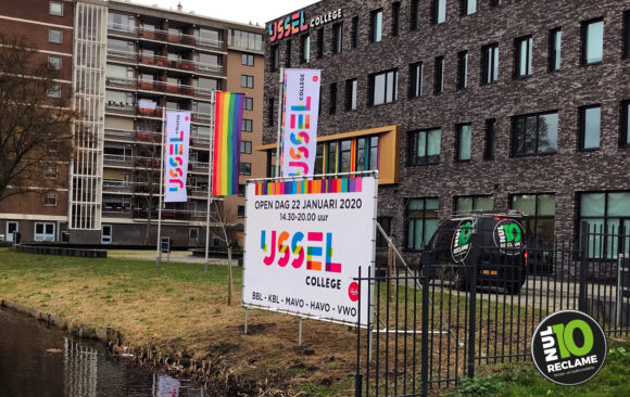 Blick op Onderwijs Ijsselcollege Pelikaanweg - Spandoek & Mastvlaggen