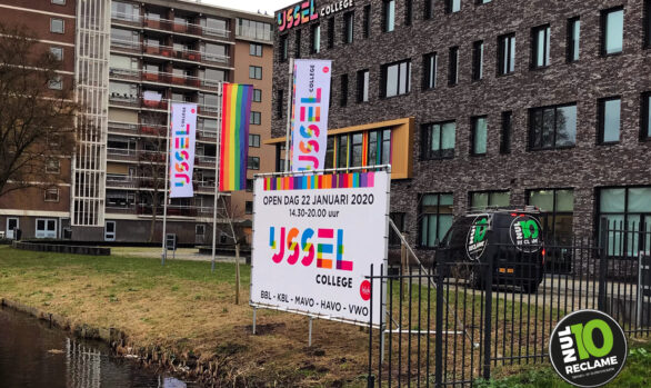 Blick op Onderwijs Ijsselcollege Pelikaanweg - Spandoek & Mastvlaggen