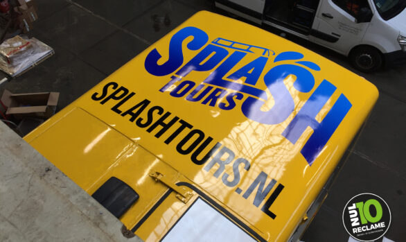 Splash Tours - Autobelettering / bestickering