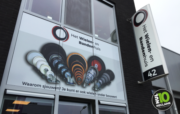 Wielen en Bandenhuis - Gevelreclame