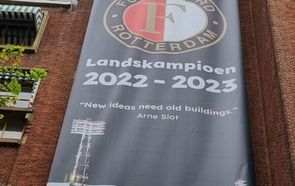 Heineken Gebouw Rotterdam - Spandoek (Feyenoord Landskampioenschap 2022-2023)