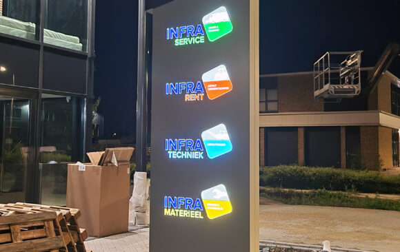 Infra Groep - Zuil verlicht