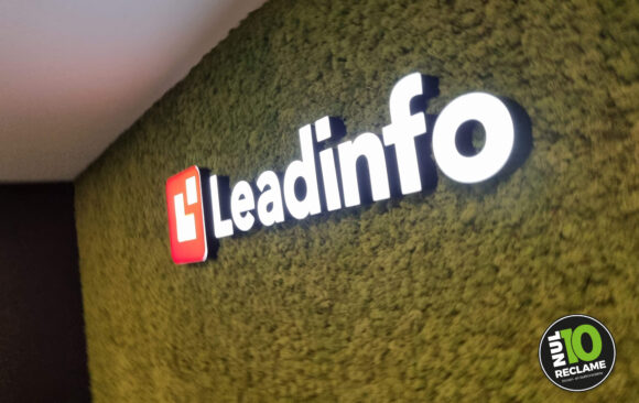 Leadinfo België - Moswand / Doosletters