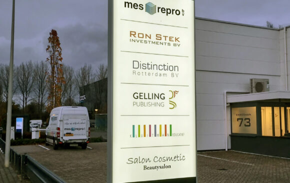 Mes Repro - Zuil verlicht