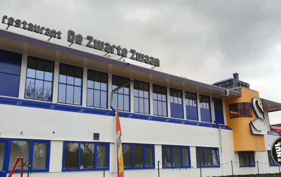 Restaurant de Zwarte Zwaan - Lichtreclame / Doosletters