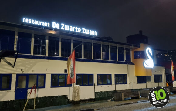 Restaurant de Zwarte Zwaan - Lichtreclame / Doosletters